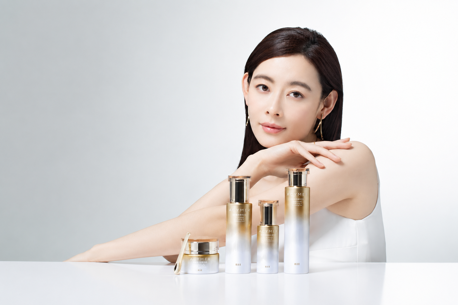 妍诗美人物与产品形象